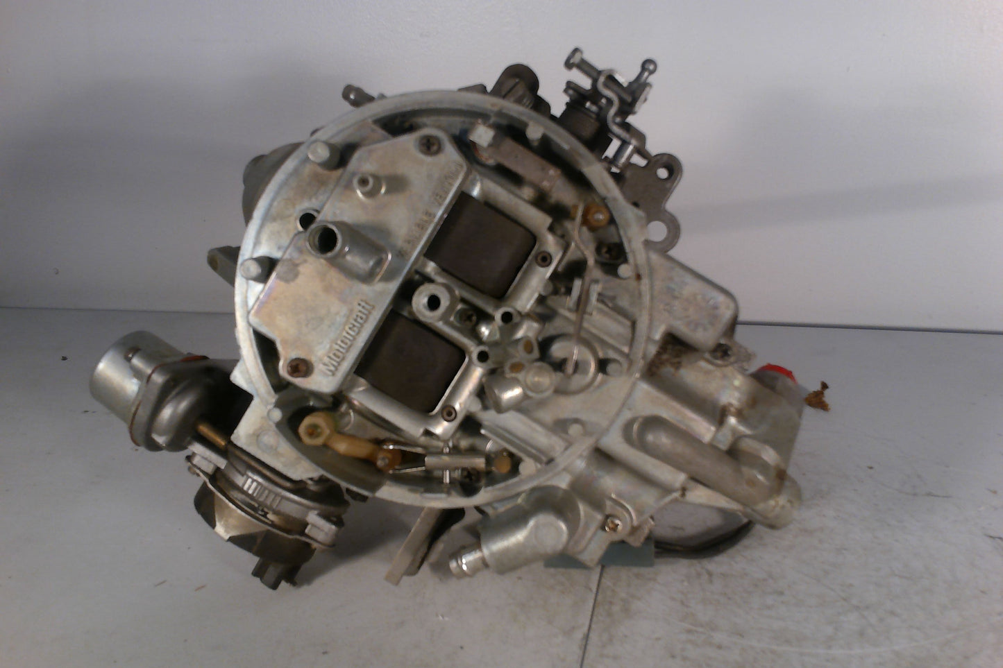 FORD MOTORCRAFT 2700 VV D9AE-CB CARBURETOR