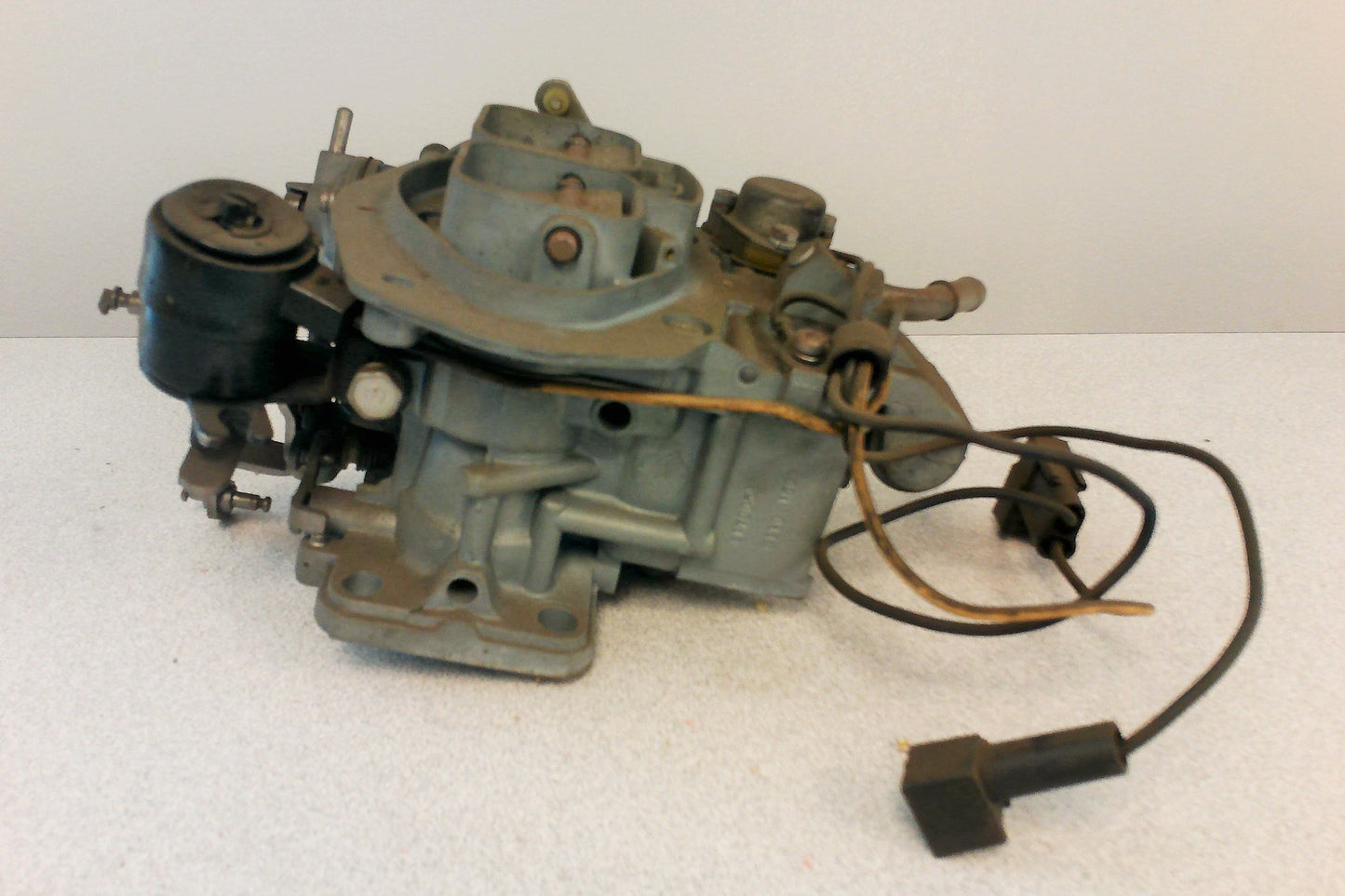 HOLLEY R9110 MODEL 5220 CARBURETOR 4179054