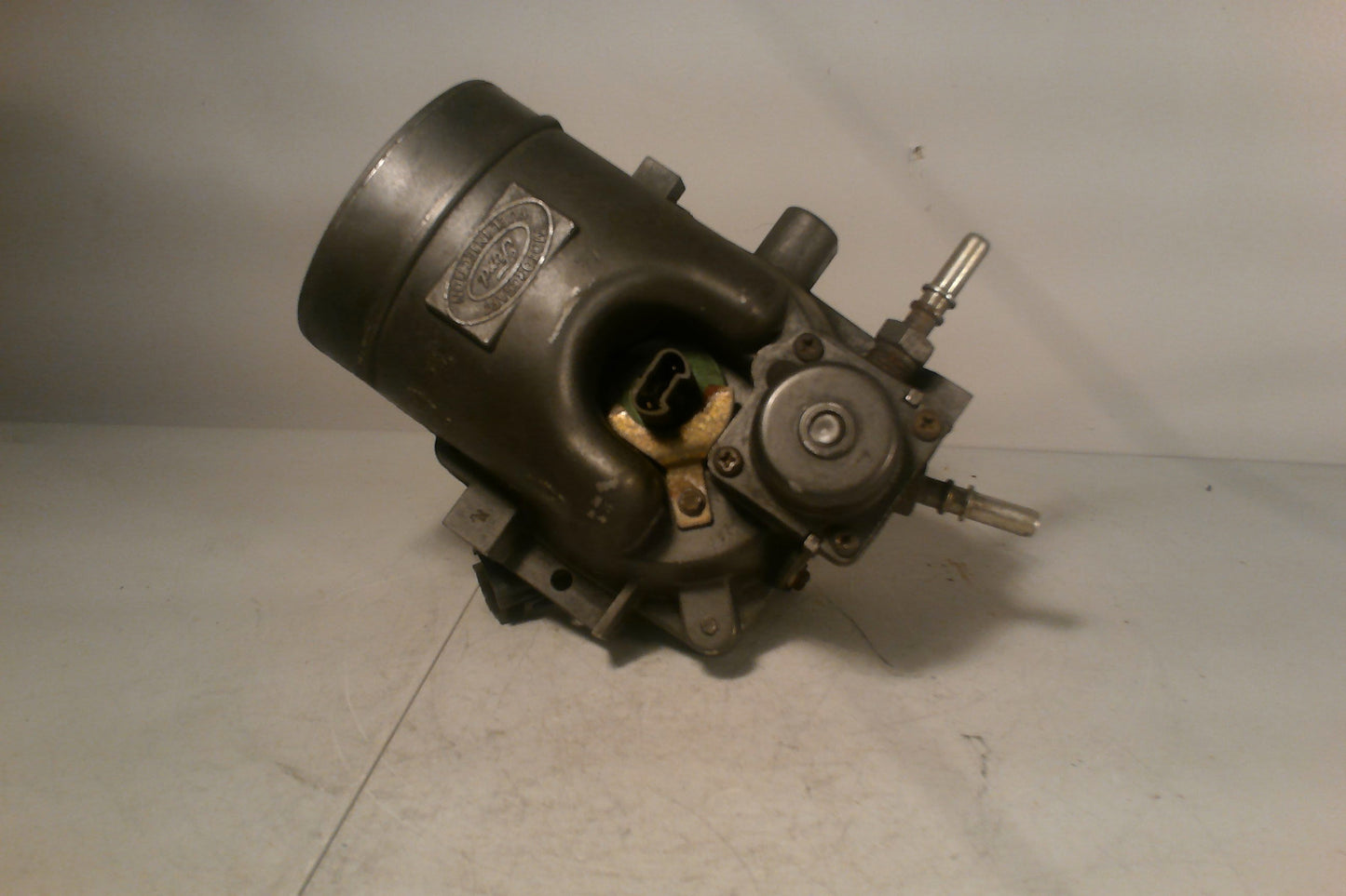 FORD CENTRAL/CONTINUOUS FUEL INJECTION-CFI E63E-KA