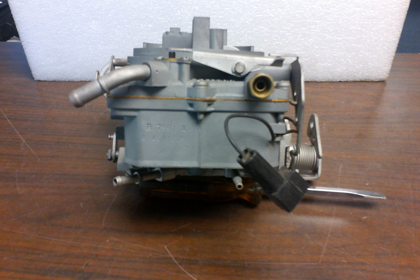 HOLLEY R7991 MODEL 2245 CARBURETOR